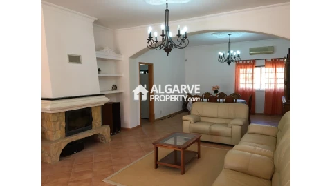Moradia T6 para Venda em Loule (São Clemente)
