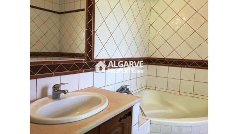 Moradia T6 para Venda em Loule (São Clemente)