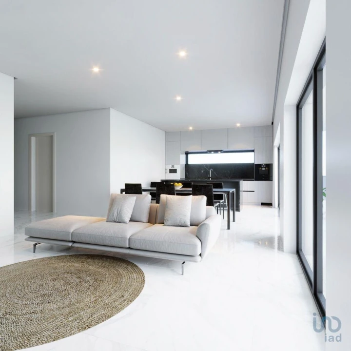 Apartamento T3 para Venda em Estômbar e Parchal Foto 1