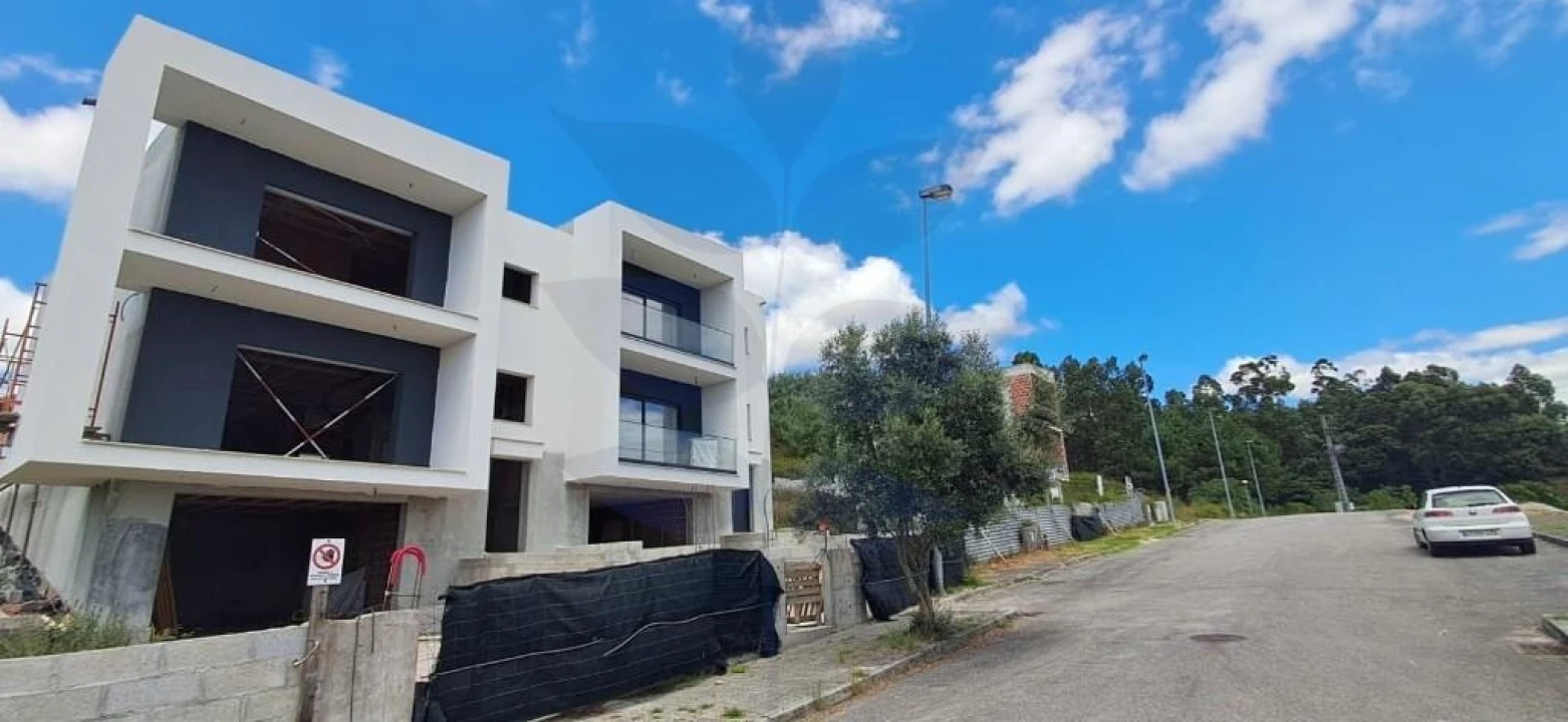 Moradia T3 para Venda em Carreiras (São Miguel) e Carreiras (Santiago) Foto 1