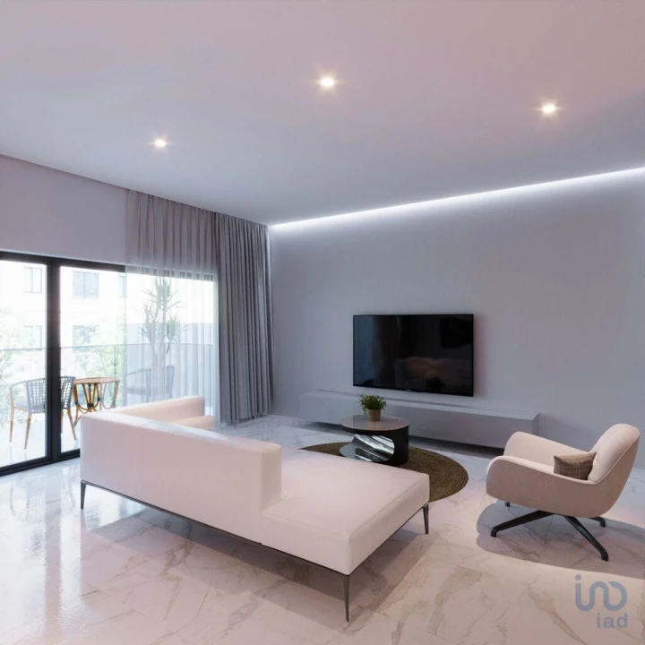 Apartamento T2 para Venda em Estômbar e Parchal Foto 1