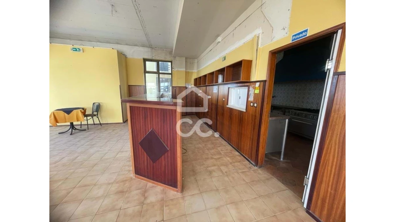 Negócio para Venda em Coimbrão Foto 3