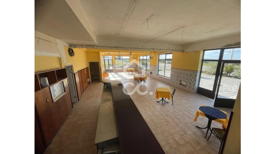 Negócio para Venda em Coimbrão Foto 1