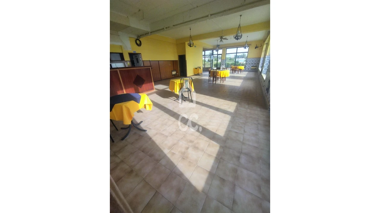 Negócio para Venda em Coimbrão Foto 1