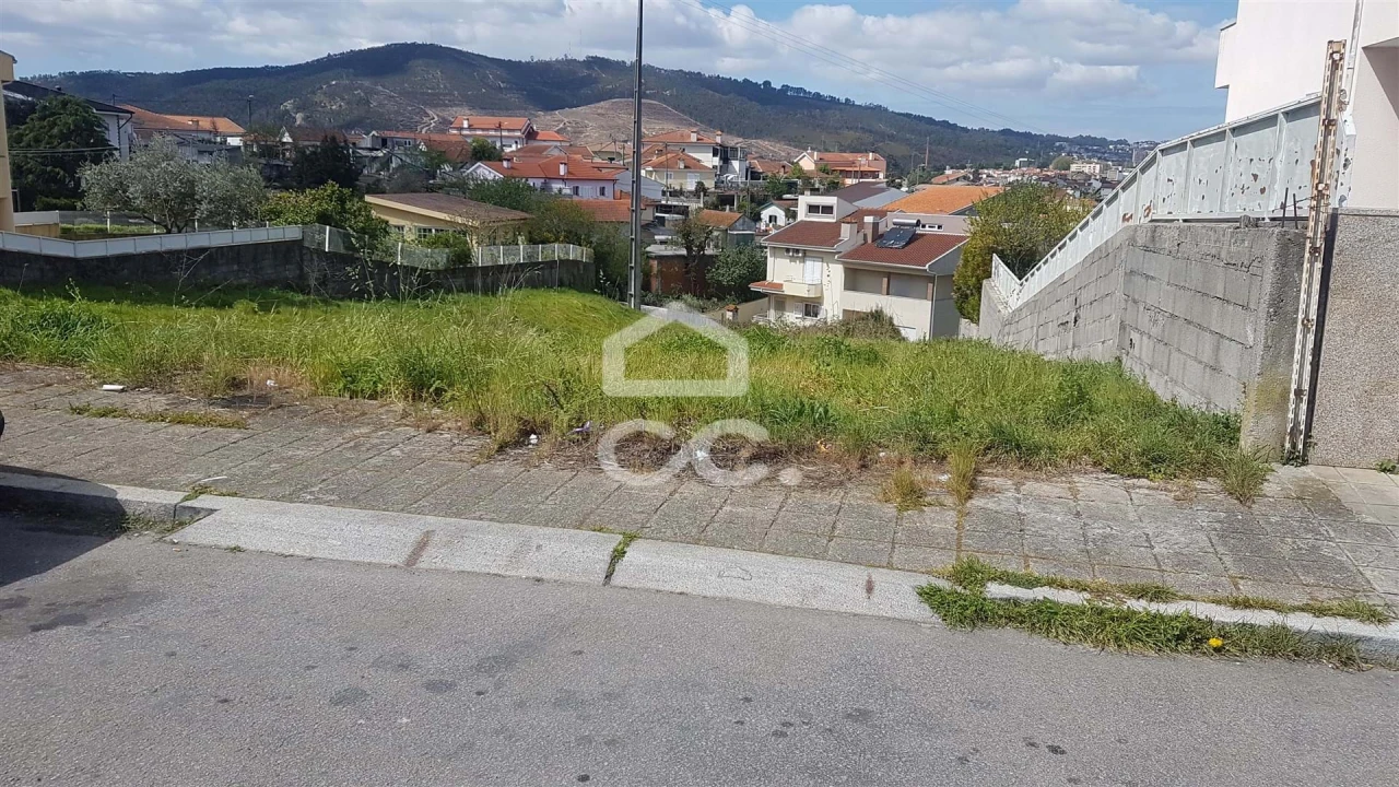 Terreno para Venda em Valongo Foto 2