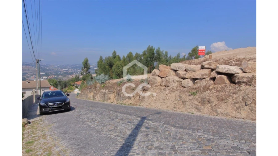 Terreno para Venda em São Tomé de Negrelos Foto 1