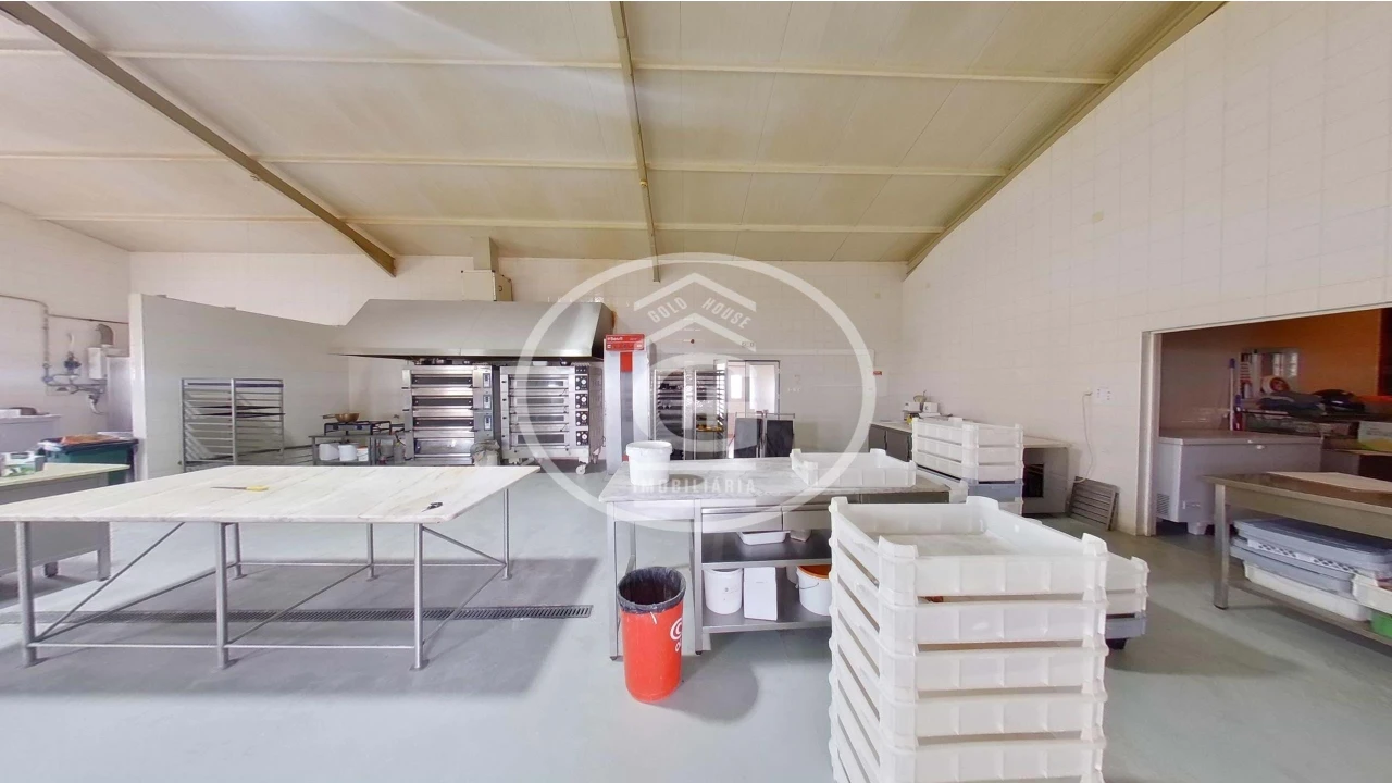 Armazém para Venda em Alpiarça Foto 3