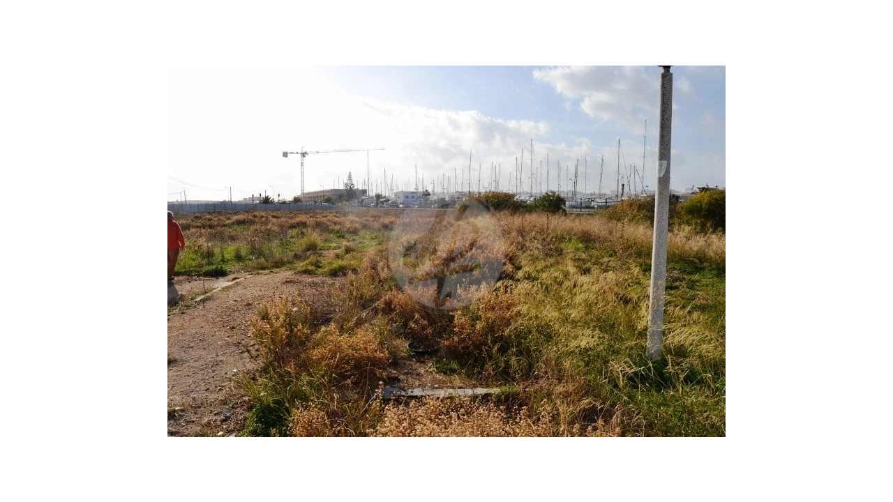 Terreno para Venda em Lagos (São Sebastião e Santa Maria) Foto 3