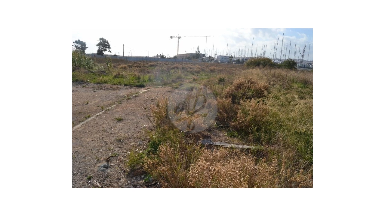 Terreno para Venda em Lagos (São Sebastião e Santa Maria) Foto 2