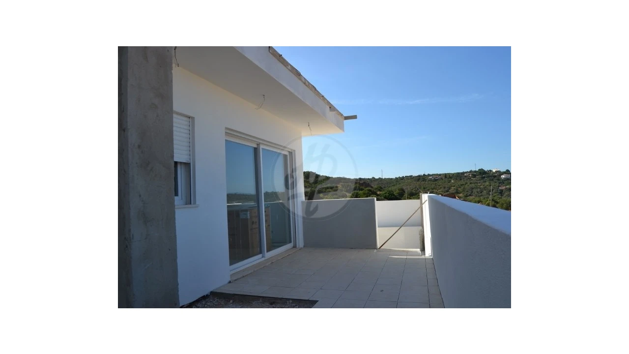 Moradia T4 para Venda em Lagos (São Sebastião e Santa Maria) Foto 1
