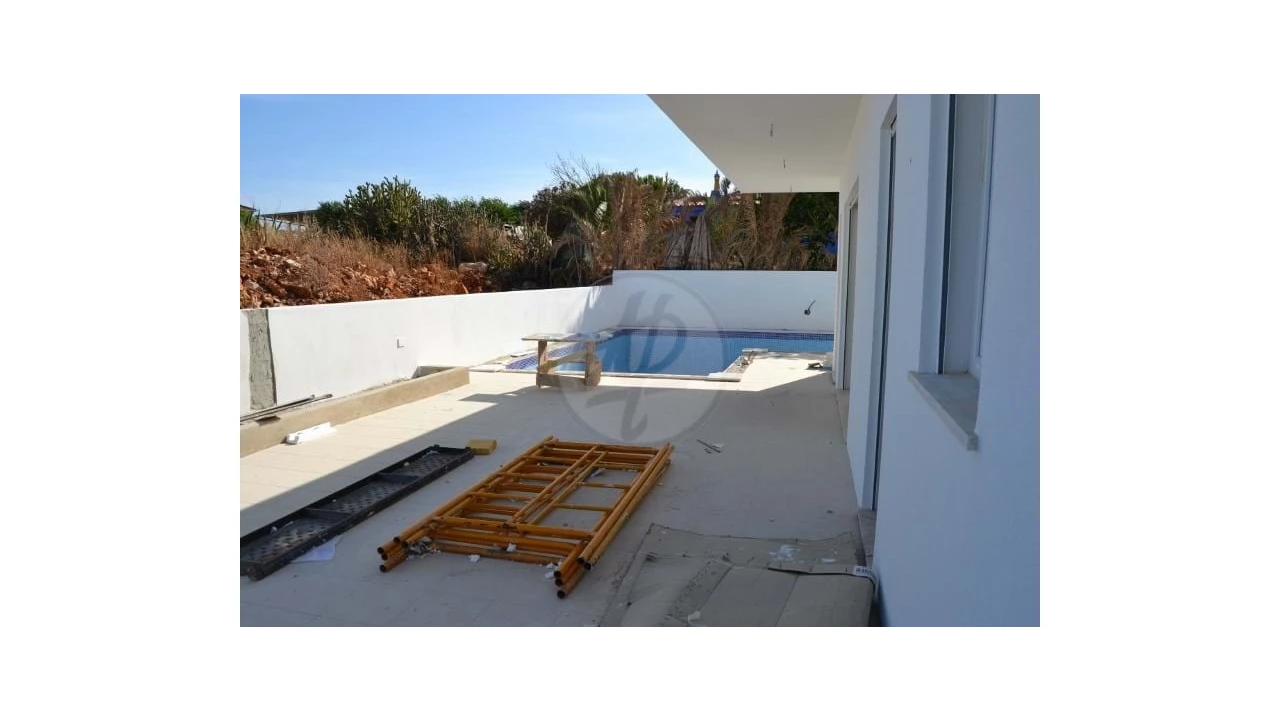 Moradia T4 para Venda em Lagos (São Sebastião e Santa Maria) Foto 4