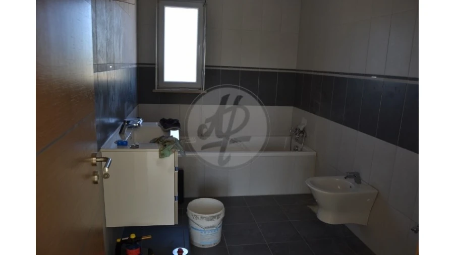 Moradia T4 para Venda em Lagos (São Sebastião e Santa Maria) Foto 12