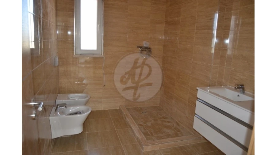 Moradia T4 para Venda em Lagos (São Sebastião e Santa Maria) Foto 14