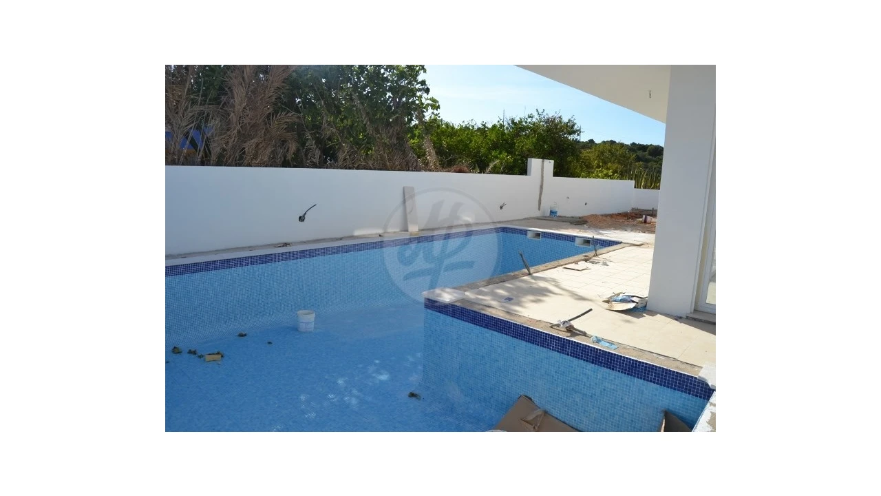 Moradia T4 para Venda em Lagos (São Sebastião e Santa Maria) Foto 2