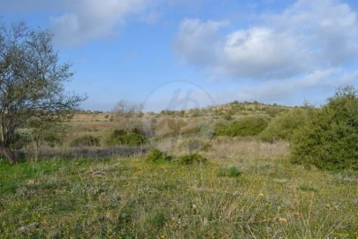 Terreno para Venda em Lagos (São Sebastião e Santa Maria)