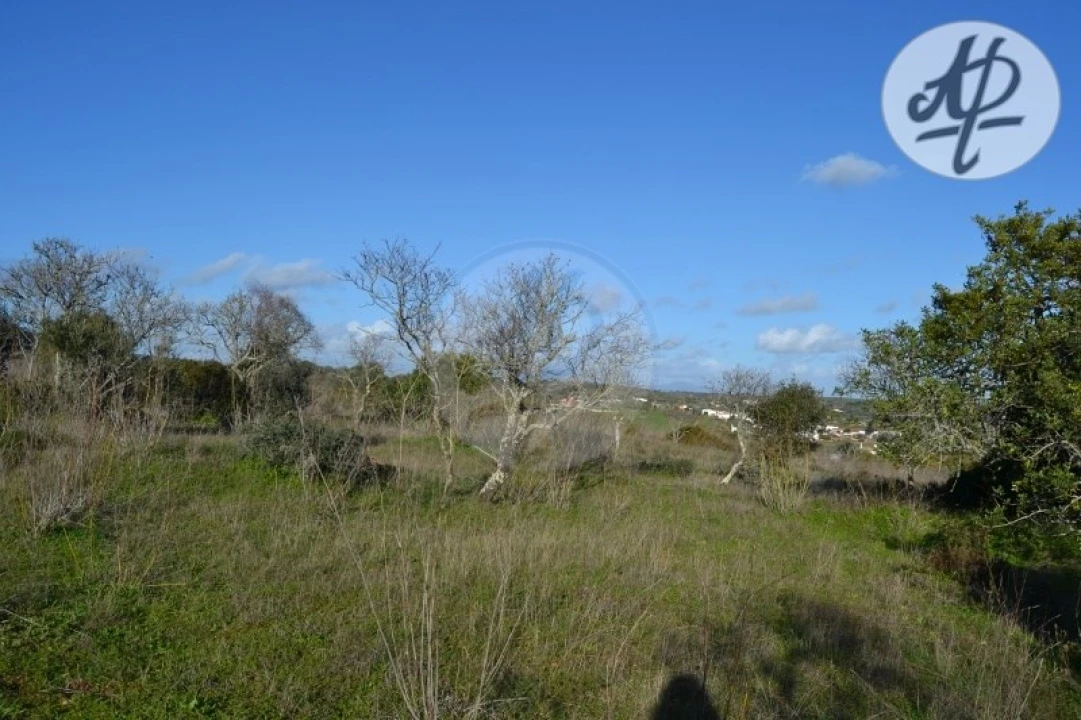 Terreno para Venda em Lagos (São Sebastião e Santa Maria) Foto 1