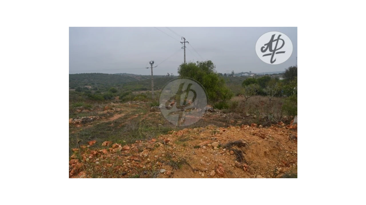 Terreno para Venda em Lagos (São Sebastião e Santa Maria) Foto 1
