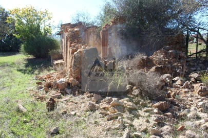 Terreno para Venda em Lagos (São Sebastião e Santa Maria)