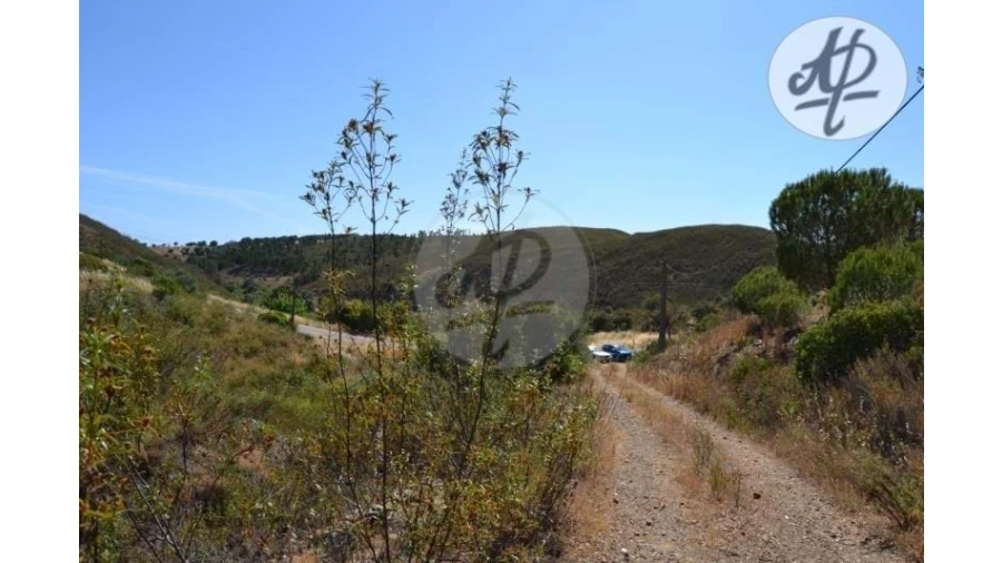 Moradia para Venda em Lagos (São Sebastião e Santa Maria) Foto 2