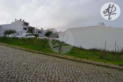 Terreno para Venda em Lagos (São Sebastião e Santa Maria)