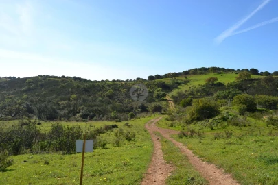 Terreno para Venda em Lagos (São Sebastião e Santa Maria)