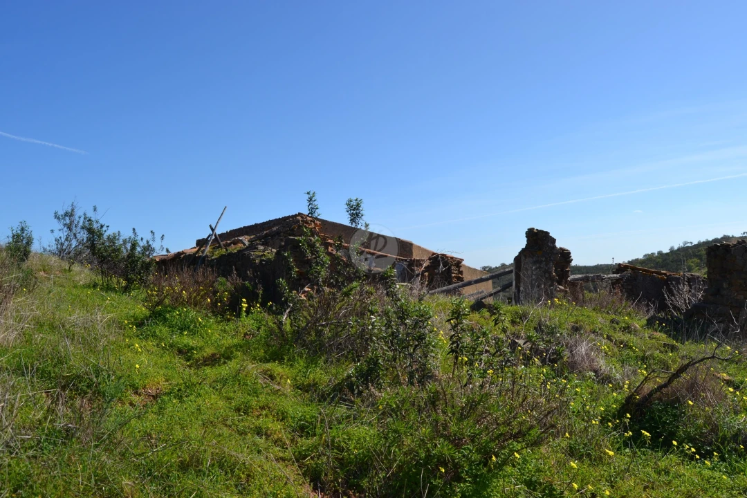 Terreno para Venda em Lagos (São Sebastião e Santa Maria) Foto 8