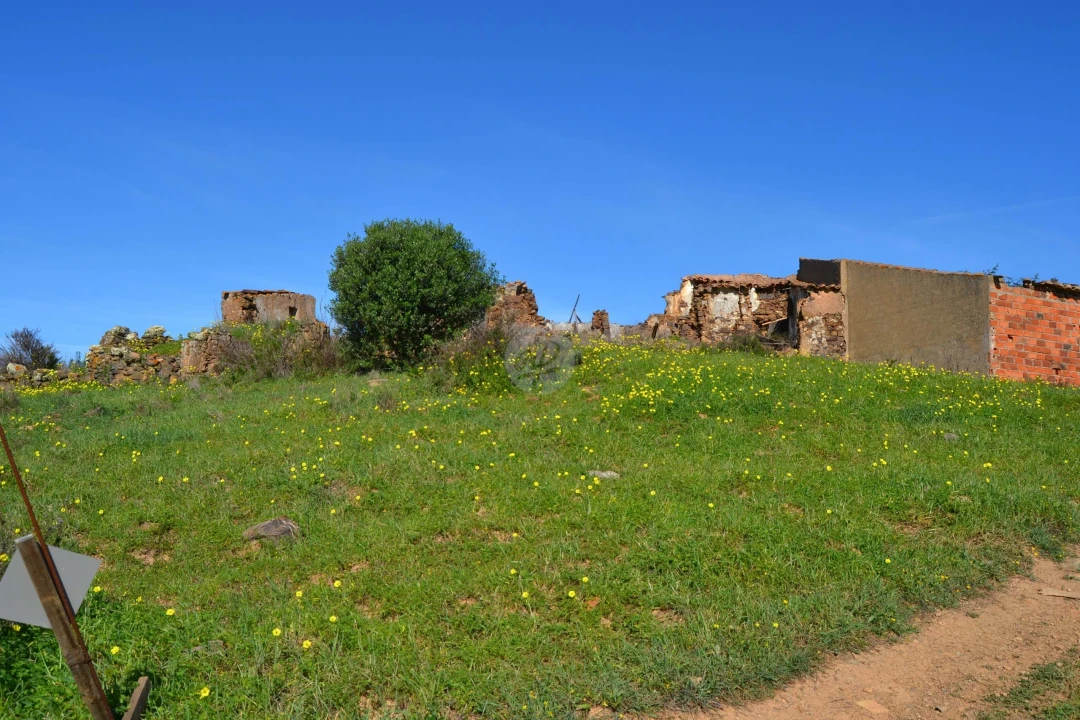 Terreno para Venda em Lagos (São Sebastião e Santa Maria) Foto 10