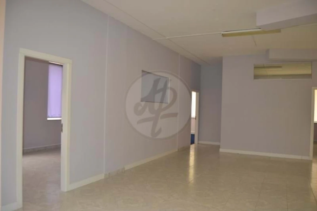Negócio para Venda em Lagos (São Sebastião e Santa Maria) Foto 2