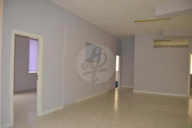 Negócio para Venda em Lagos (São Sebastião e Santa Maria) Foto 2