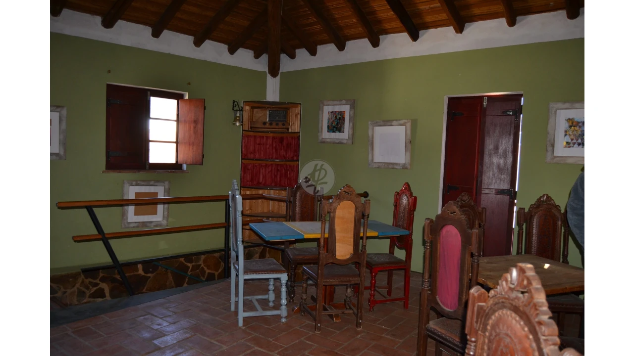 Negócio para Venda em Lagos (São Sebastião e Santa Maria) Foto 7