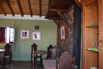 Negócio para Venda em Lagos (São Sebastião e Santa Maria)