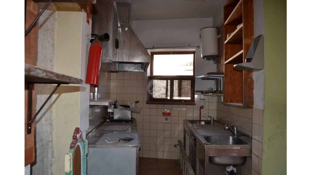 Negócio para Venda em Lagos (São Sebastião e Santa Maria) Foto 10