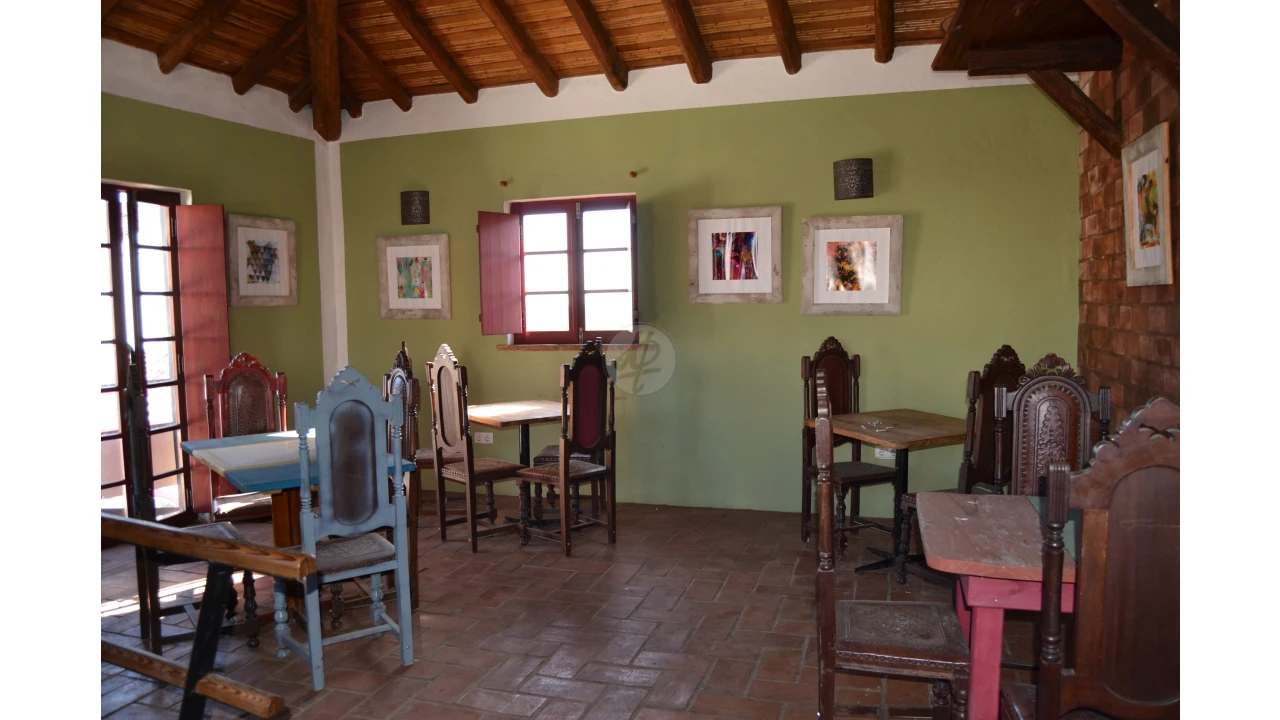 Negócio para Venda em Lagos (São Sebastião e Santa Maria) Foto 2