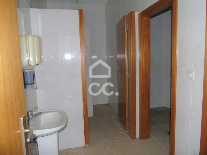 Negócio para Arrendamento em Selho (São Jorge) Foto 4