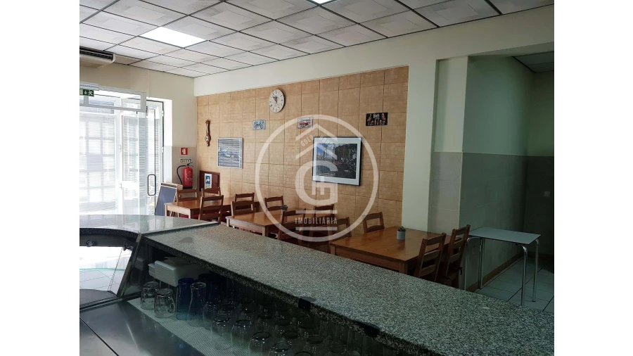 Negócio para Venda em Almeirim Foto 1