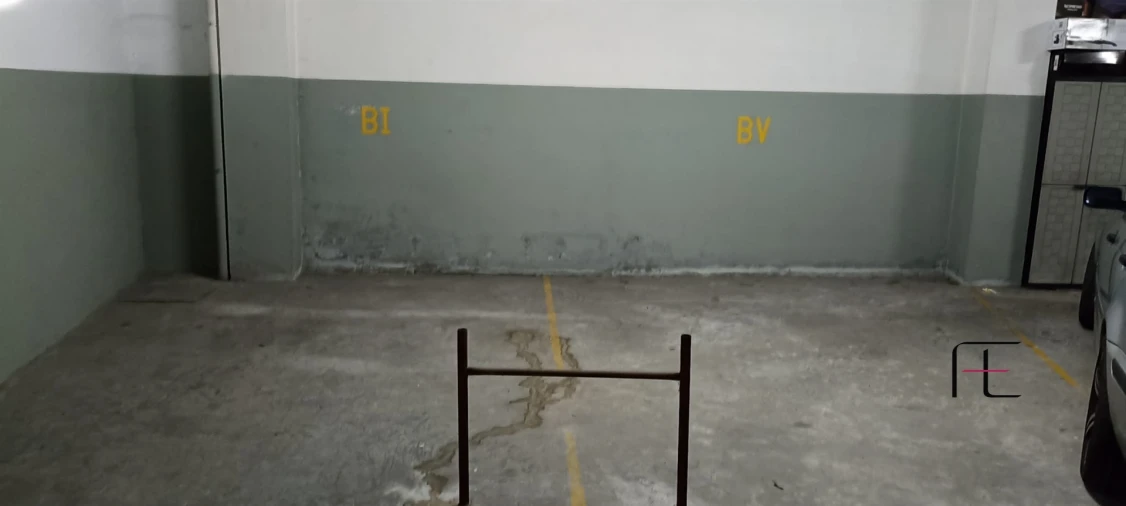 Garagem para Venda em Vilar de Andorinho Foto 3