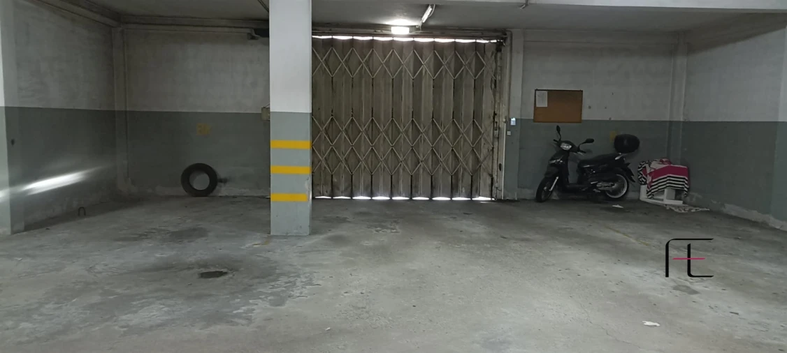 Garagem para Venda em Vilar de Andorinho Foto 8