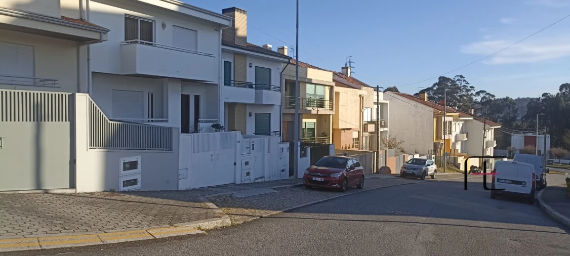 Terreno para Venda em Avintes Foto 1