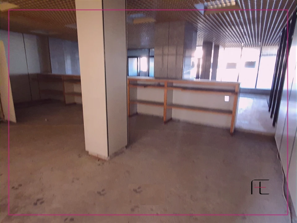 Loja para Venda em Gulpilhares e Valadares Foto 5