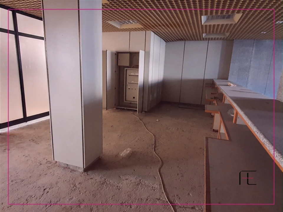 Loja para Venda em Gulpilhares e Valadares Foto 4