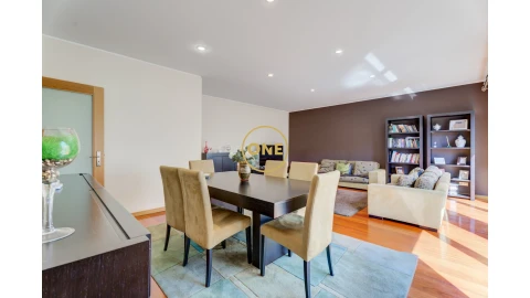 Apartamento T3 para Venda em Vila Nova de Famalicão e Calendário