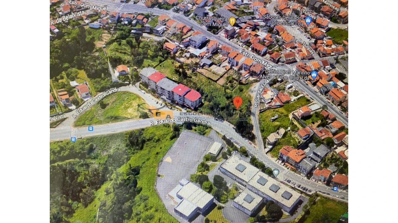 Terreno para Venda em Fânzeres e São Pedro da Cova Foto 1