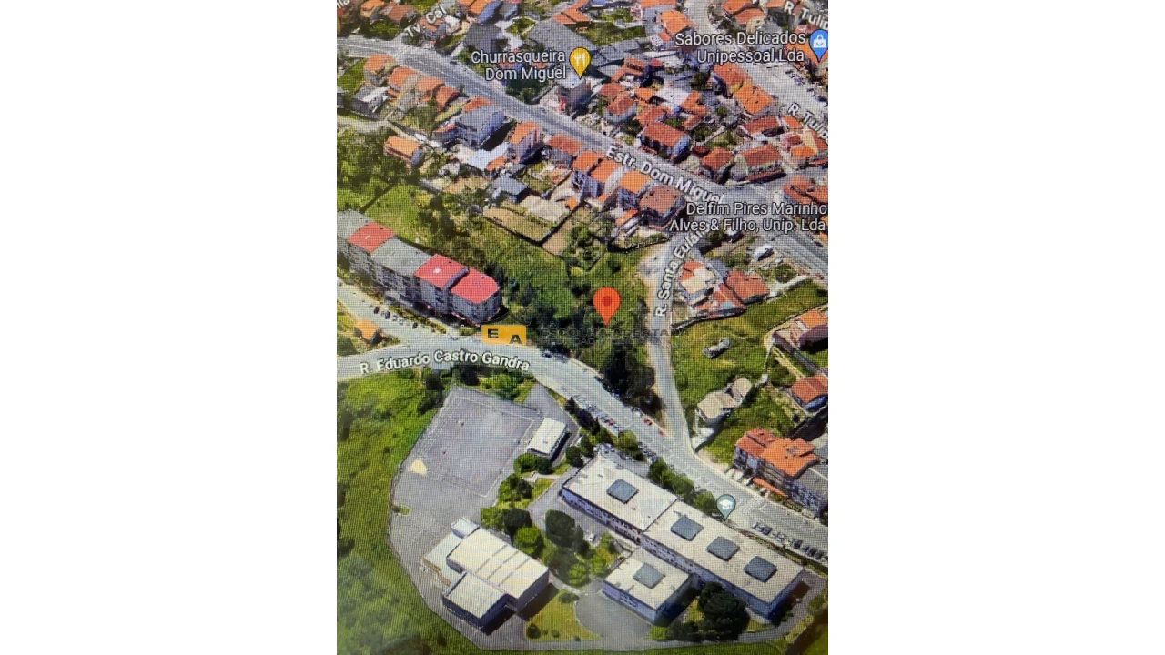 Terreno para Venda em Fânzeres e São Pedro da Cova Foto 3