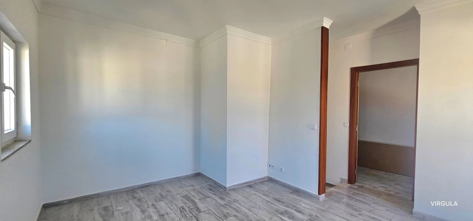 Moradia T1 para Venda em Ferro Foto 13