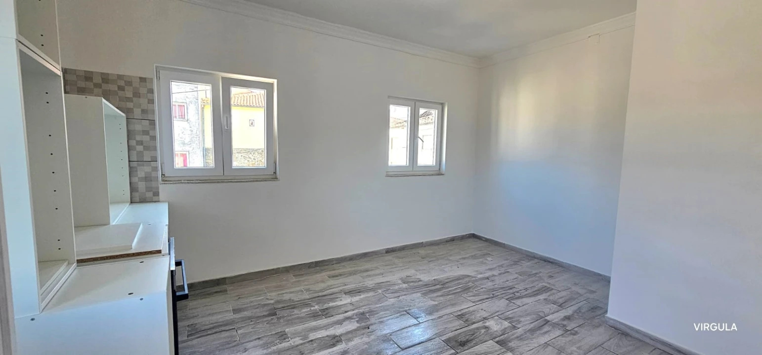 Moradia T1 para Venda em Ferro Foto 9