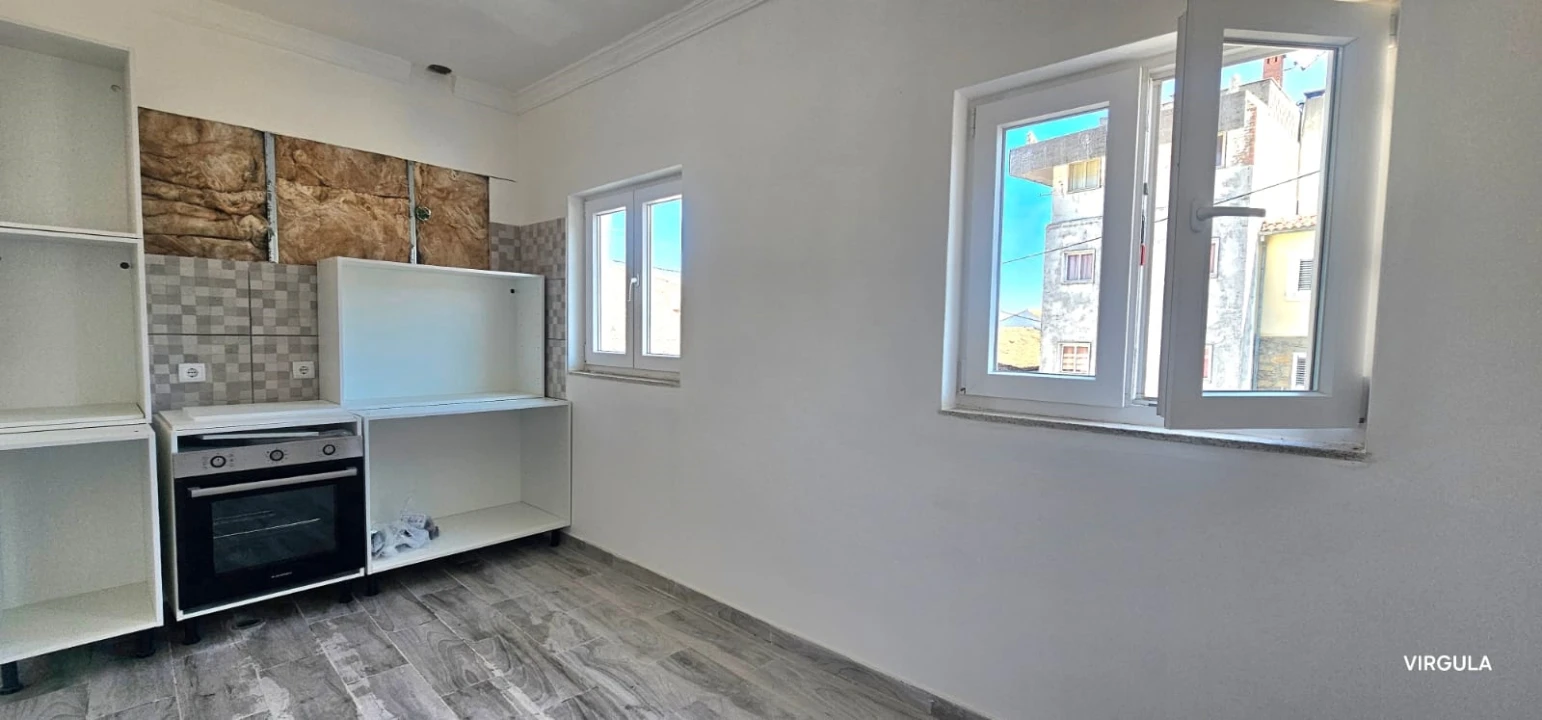 Moradia T1 para Venda em Ferro Foto 3