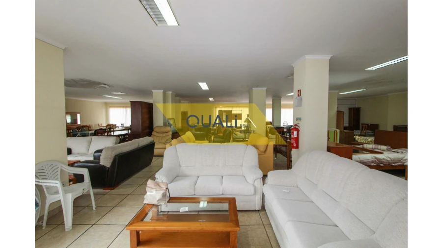 Loja para Venda em Caniço Foto 3