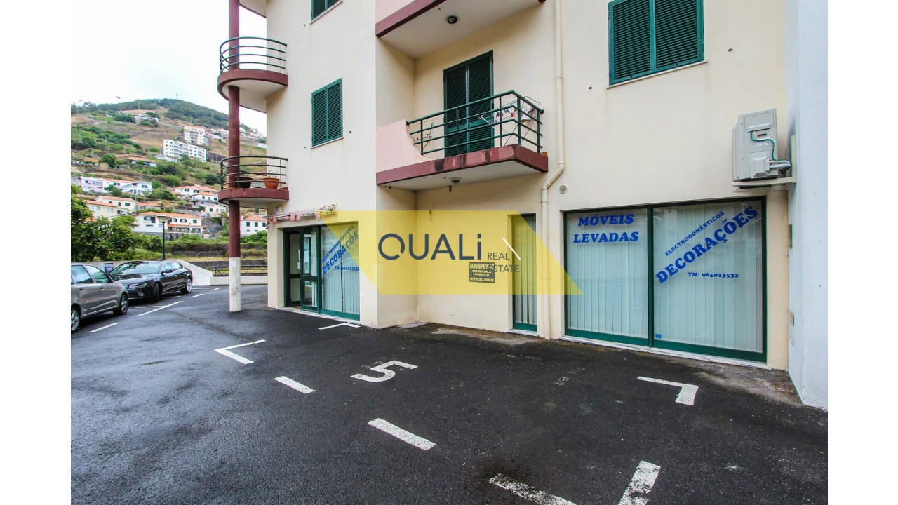 Loja para Venda em Caniço Foto 1