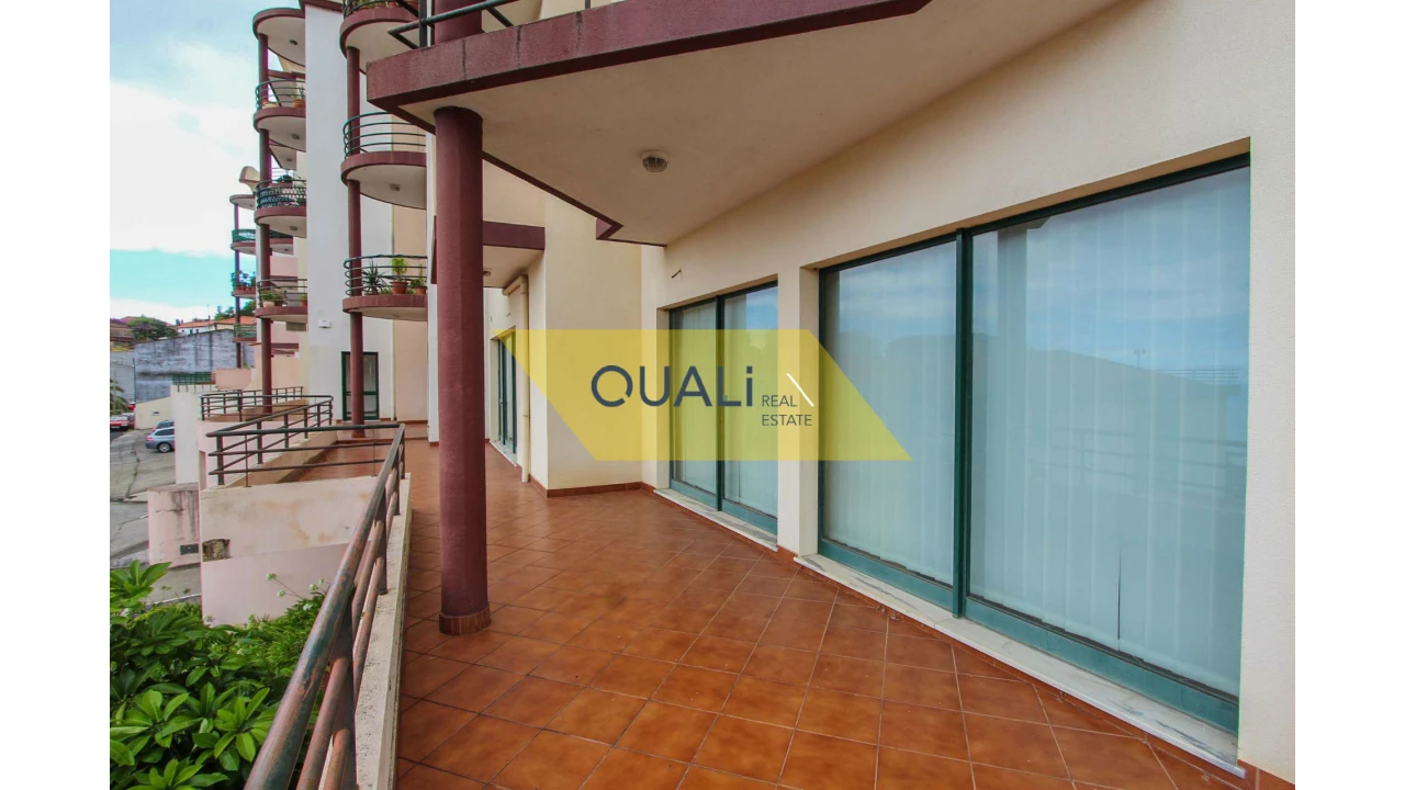 Loja para Venda em Caniço Foto 7