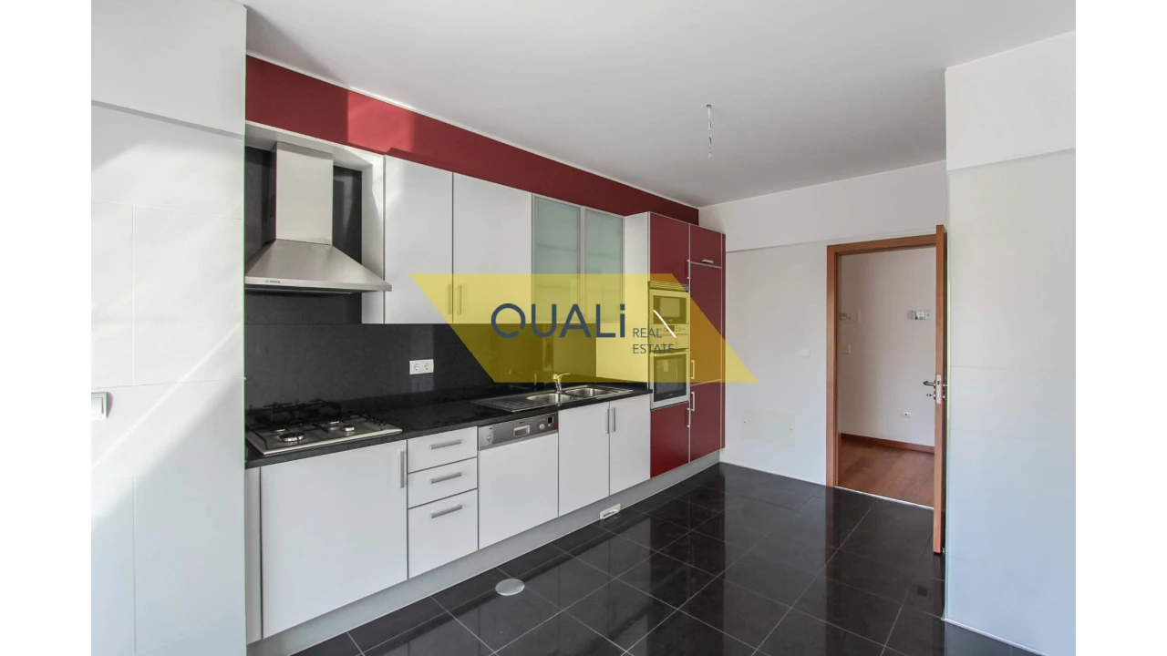 Apartamento T3 para Venda em São Martinho Foto 6